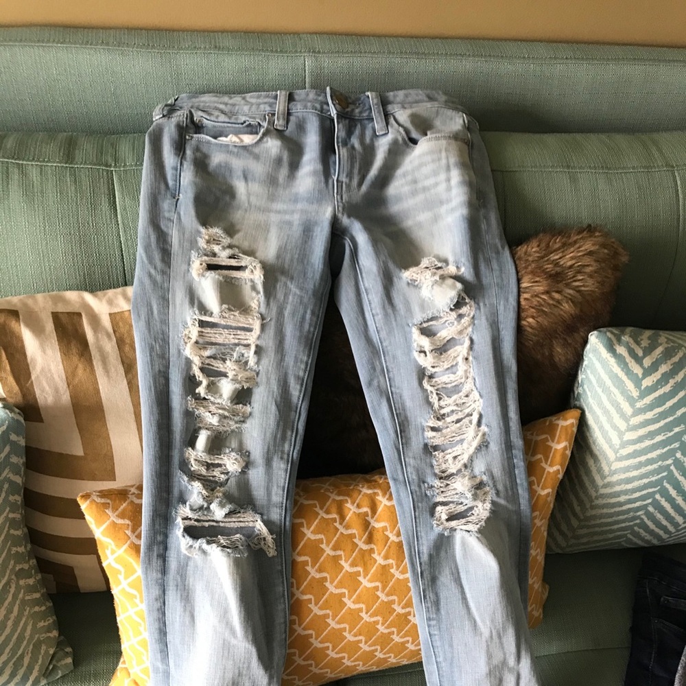 2/$20 American Eagle Size 4 Ripped Jeans